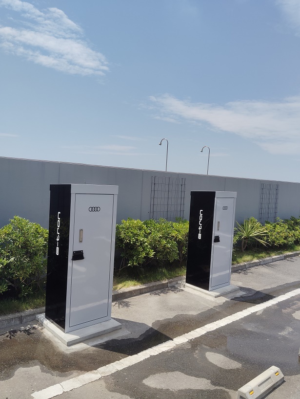 電気自動車（EV・PHEV）充電設備を設置いたしました。
