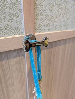 レストランにリードフック増設しました