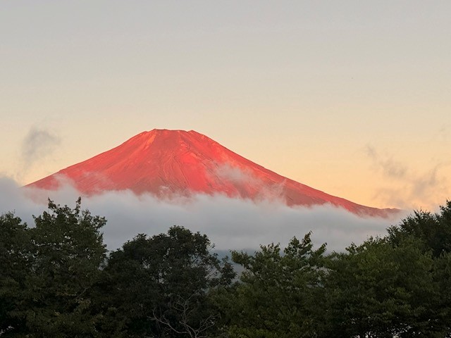 客室からの富士山　赤富士