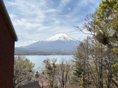 客室からの富士山　4月（April）　他