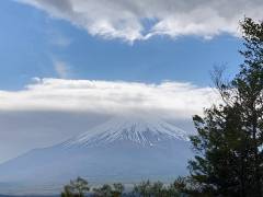 客室からの富士山　5月（May）　他